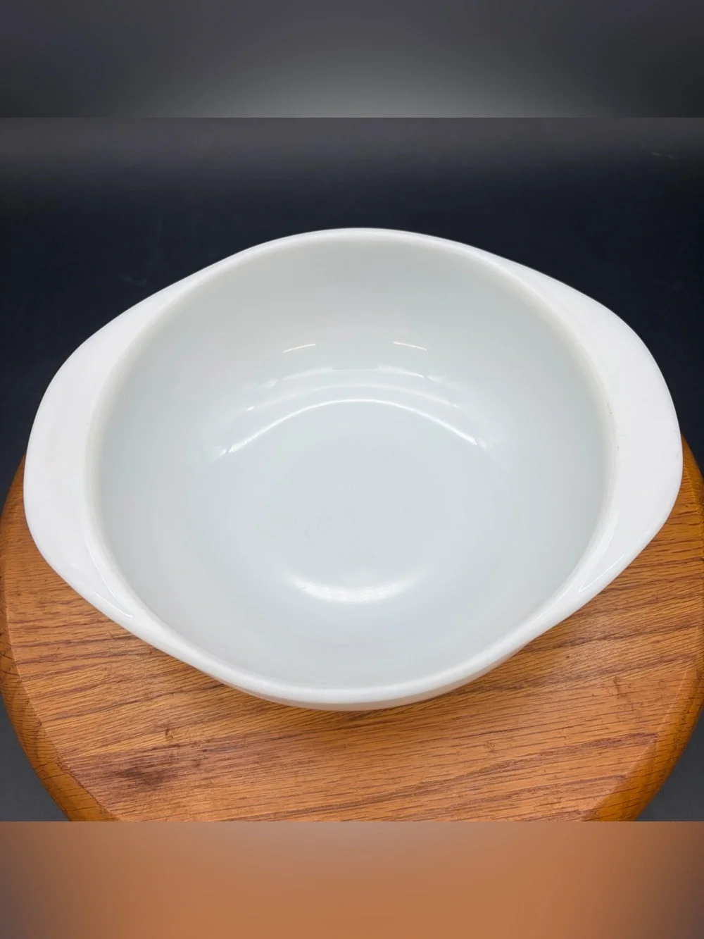 Vintage Pyrex 022 1L White Milk Glass Round Casserole Dish Tab Handles USA